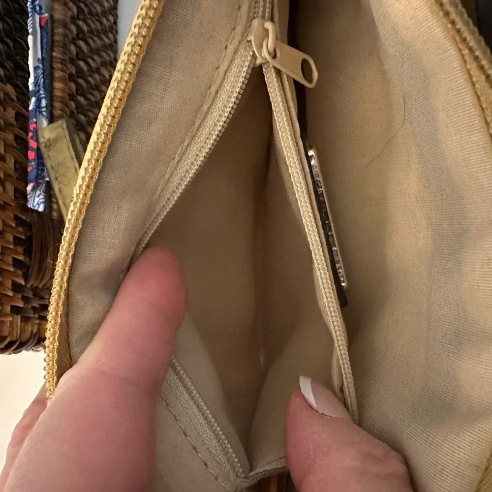 Rosetti Straw/Ostrich Leather Woven Bow Wristlet EUC - Picture 7 of 8